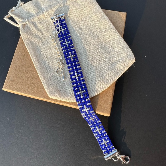 Handmade Silver and Blue Beaded Bracelet - Picture 1 of 7